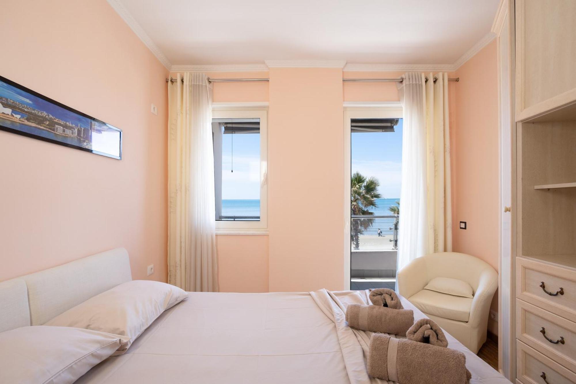 Sea View-Apartment On The Beach - Durrs2 Durrës Kültér fotó